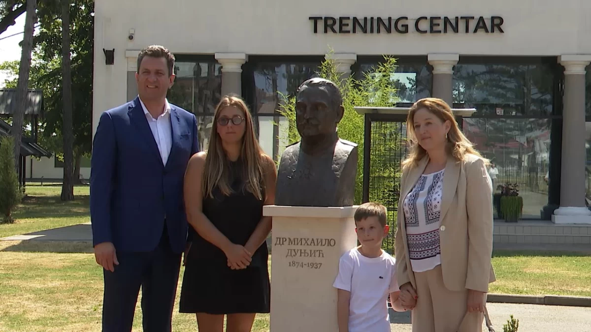 Otkrivana bista dr Mihailu Dunjiću