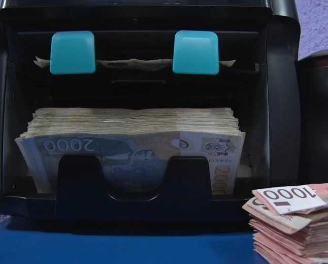 Prosečna zarada 121.805 dinara