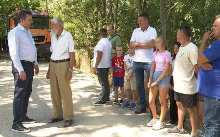 Asfaltirana ulica Cincar Marka u Mišaru