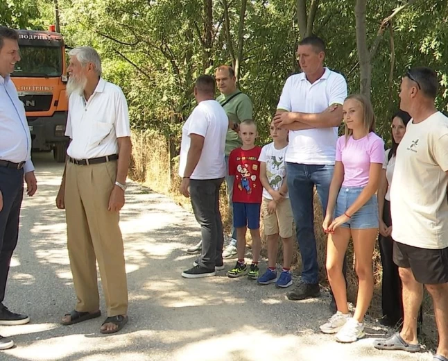 Asfaltirana ulica Cincar Marka u Mišaru