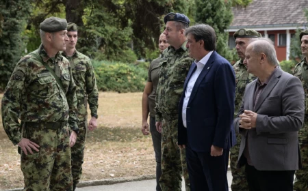 Ministrar Gašić posetio kasarnu "Cerski junaci" u Šapcu 