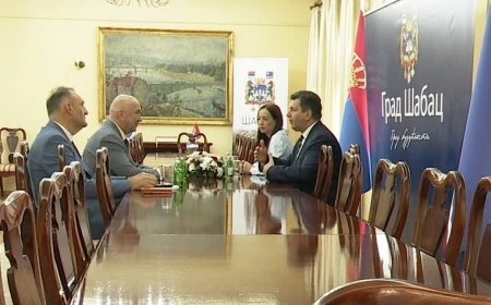 Gradponačelnik Pajić ugostio ministra Popovića