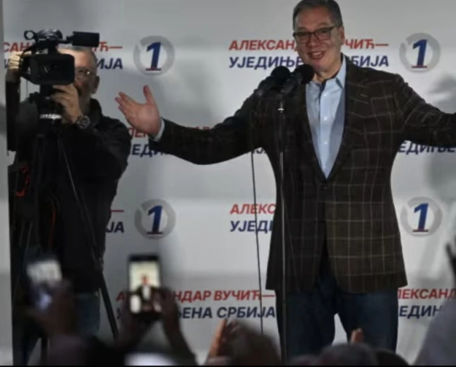 Vučić u Šapcu najavio izgradnju bolnice, nove puteve i kanalizaciju